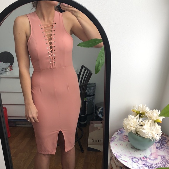 Missguided Dresses & Skirts - NWT MISSGUIDED Dress Mauve